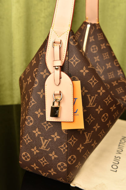 LV - Slouchy