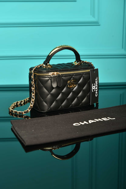 CH - Quilted Small Lambskin Vanity Case