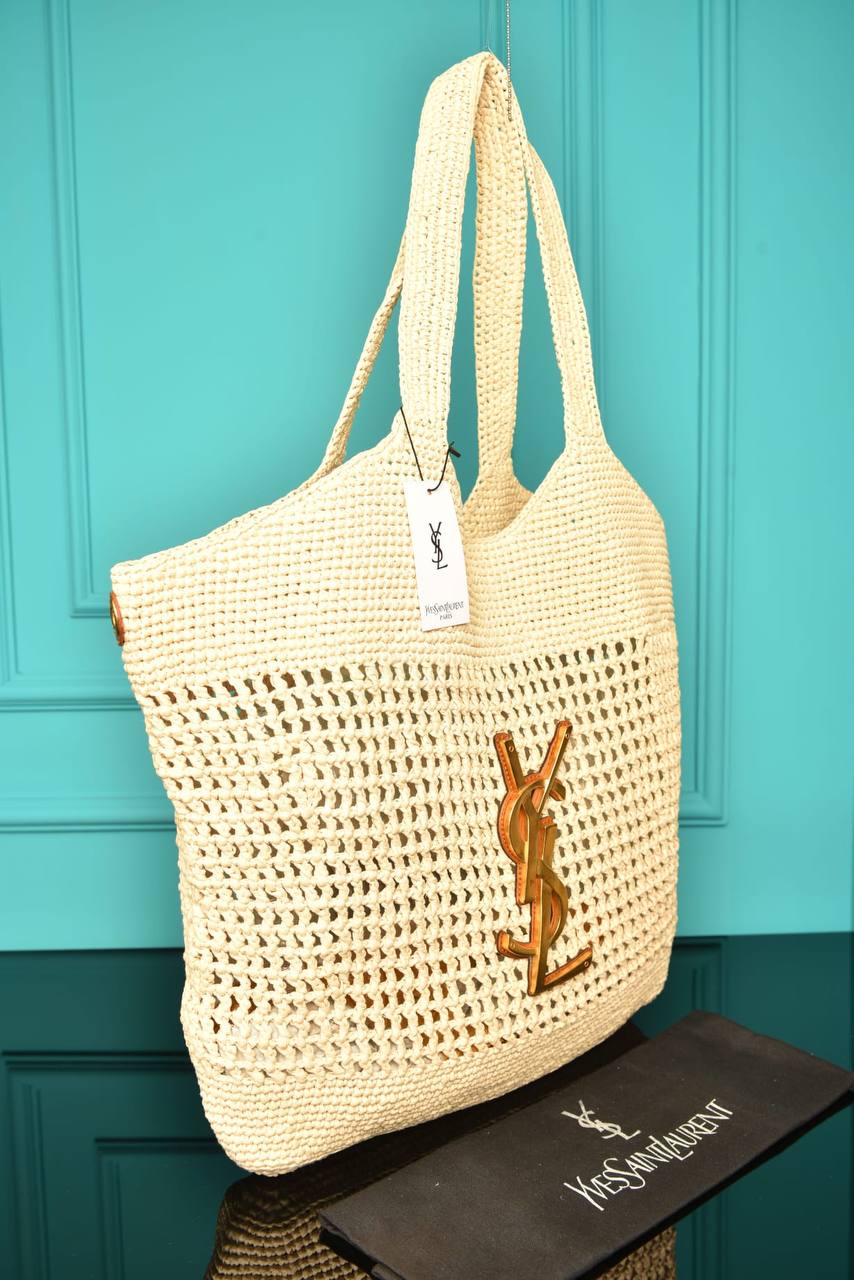 Icare in Raffia