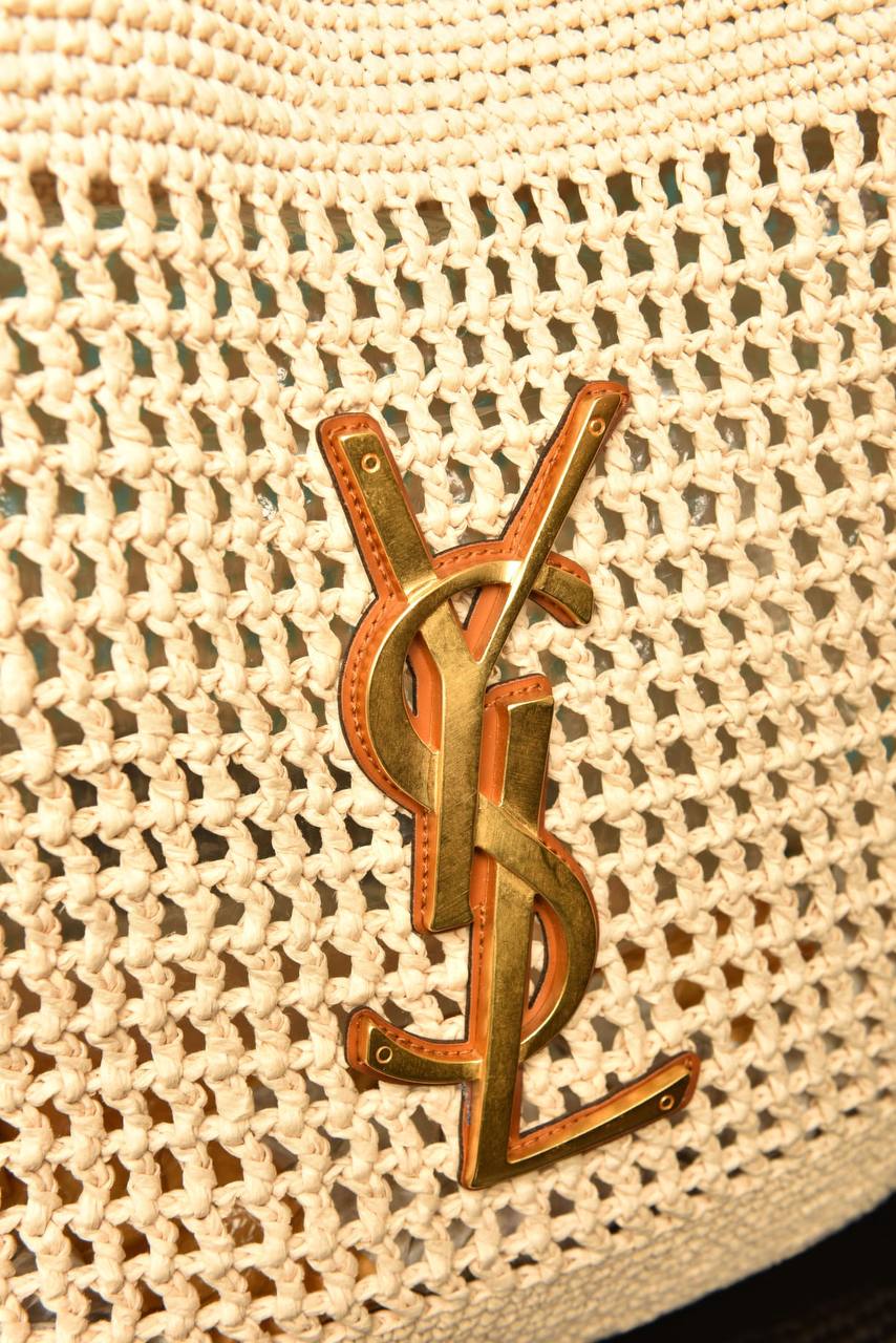 Icare in Raffia